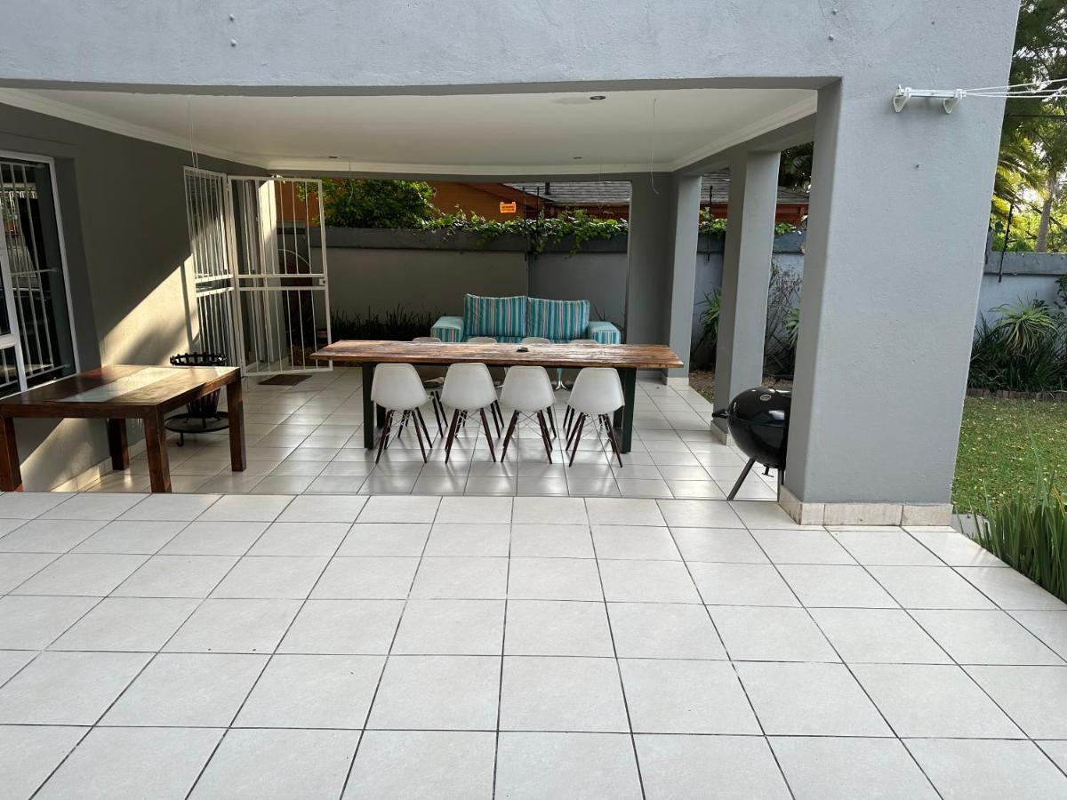 Zwelakho Furnished Apartments The Cube Johannesburg Exterior photo