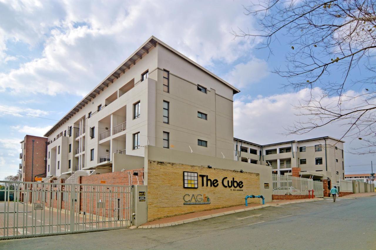 Zwelakho Furnished Apartments The Cube Johannesburg Exterior photo